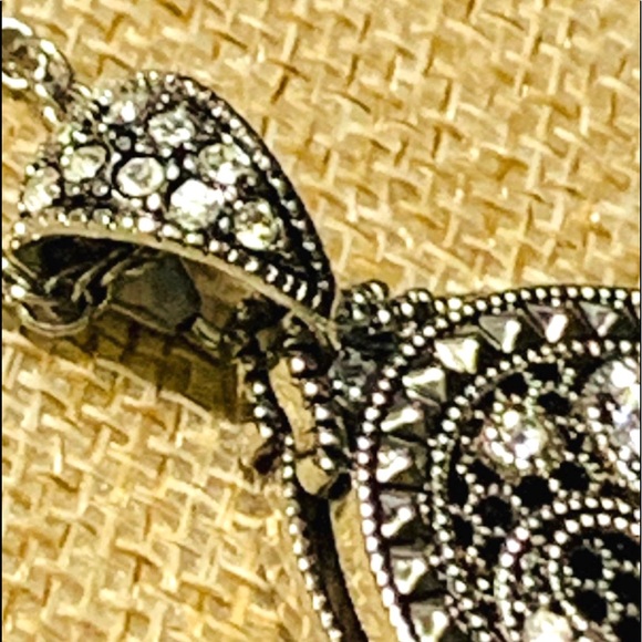 LIA SOPHIA NECKLACE Lacey Oval Slide Pendant - Picture 5 of 7